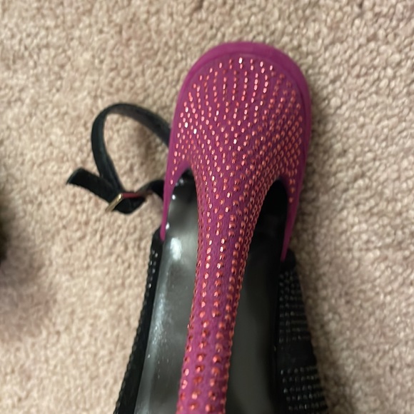 Women’s Steve Madden Rhinestone 6 inch heels - Picture 10 of 10